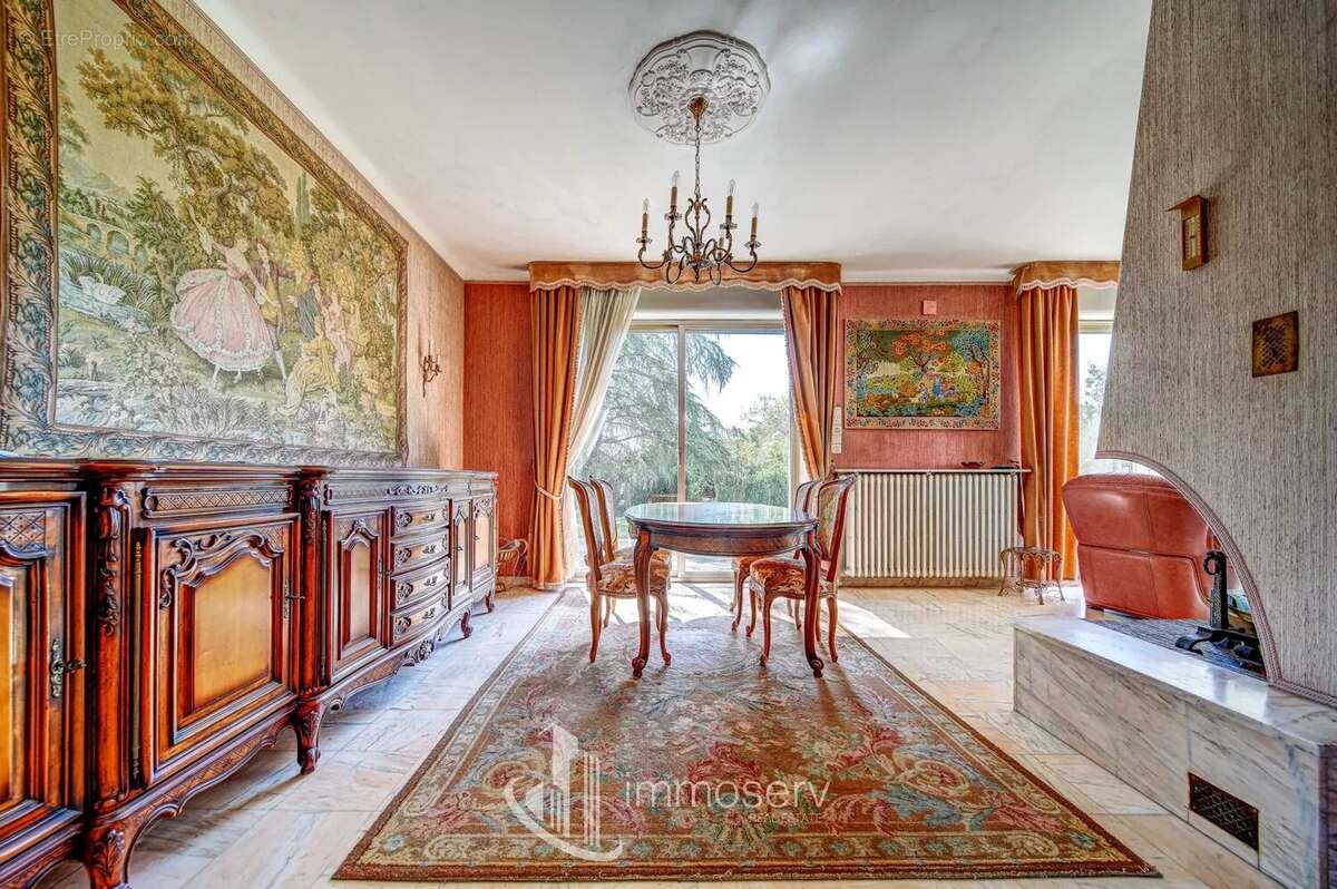 Maison à NEUFCHEF