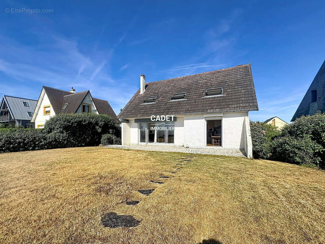 Maison 138 m² à Saint-Pair-Sur-Mer  - photo 7