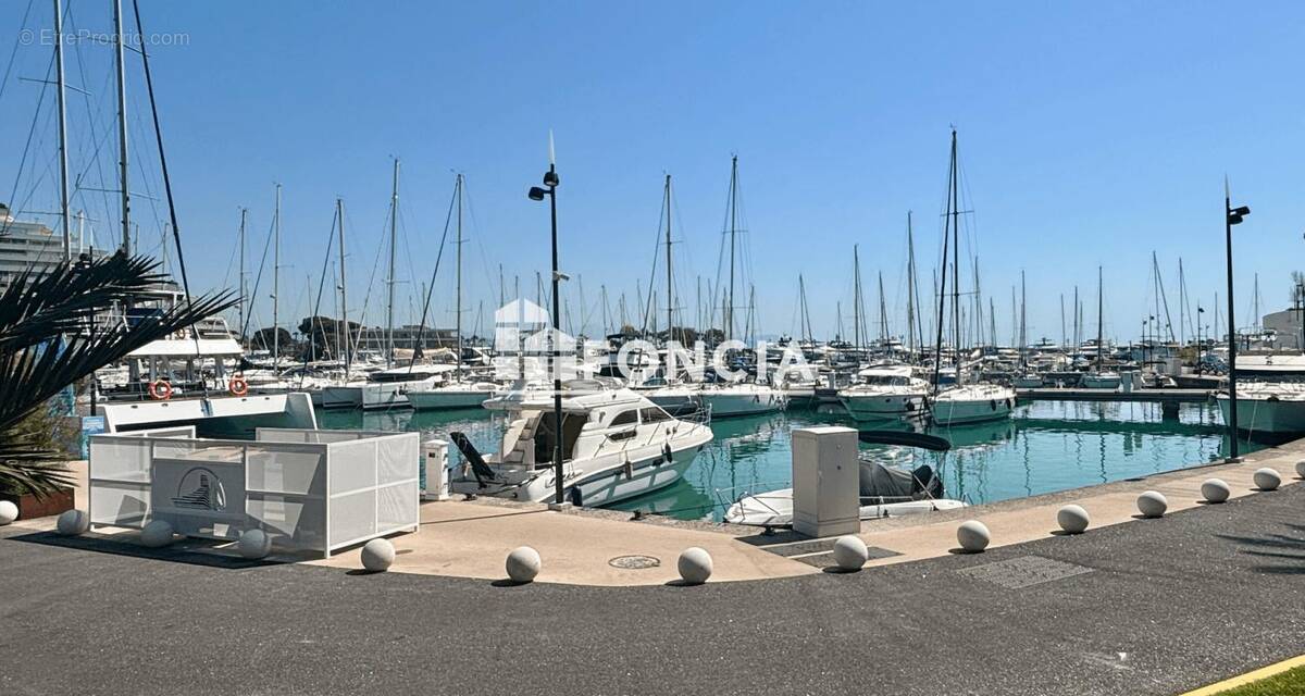 Appartement à VILLENEUVE-LOUBET