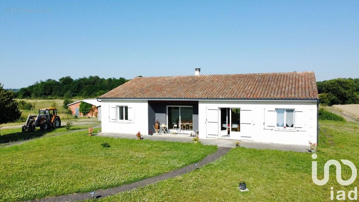 Photo 1 - Maison à LA ROCHEFOUCAULD