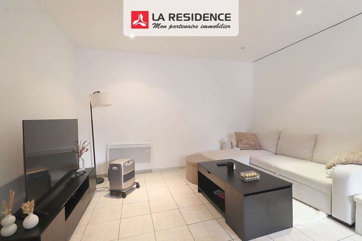 Appartement à MAURECOURT