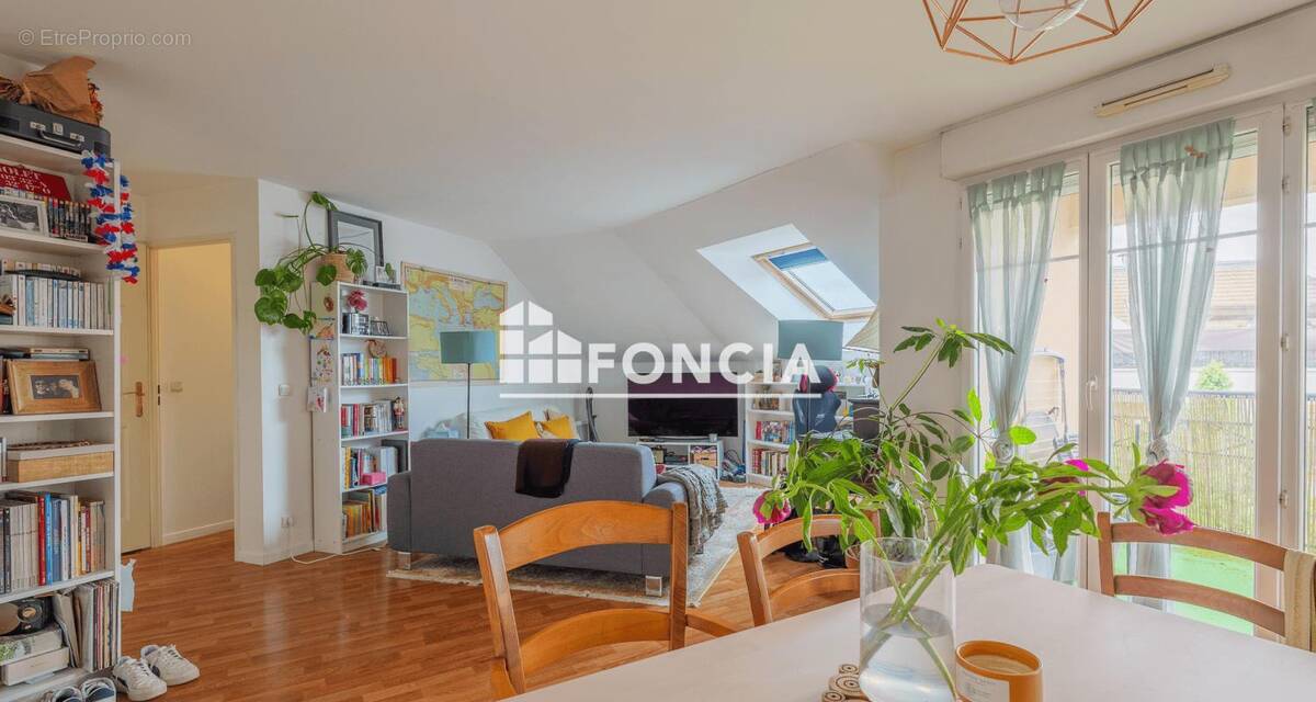 Appartement à EMERAINVILLE