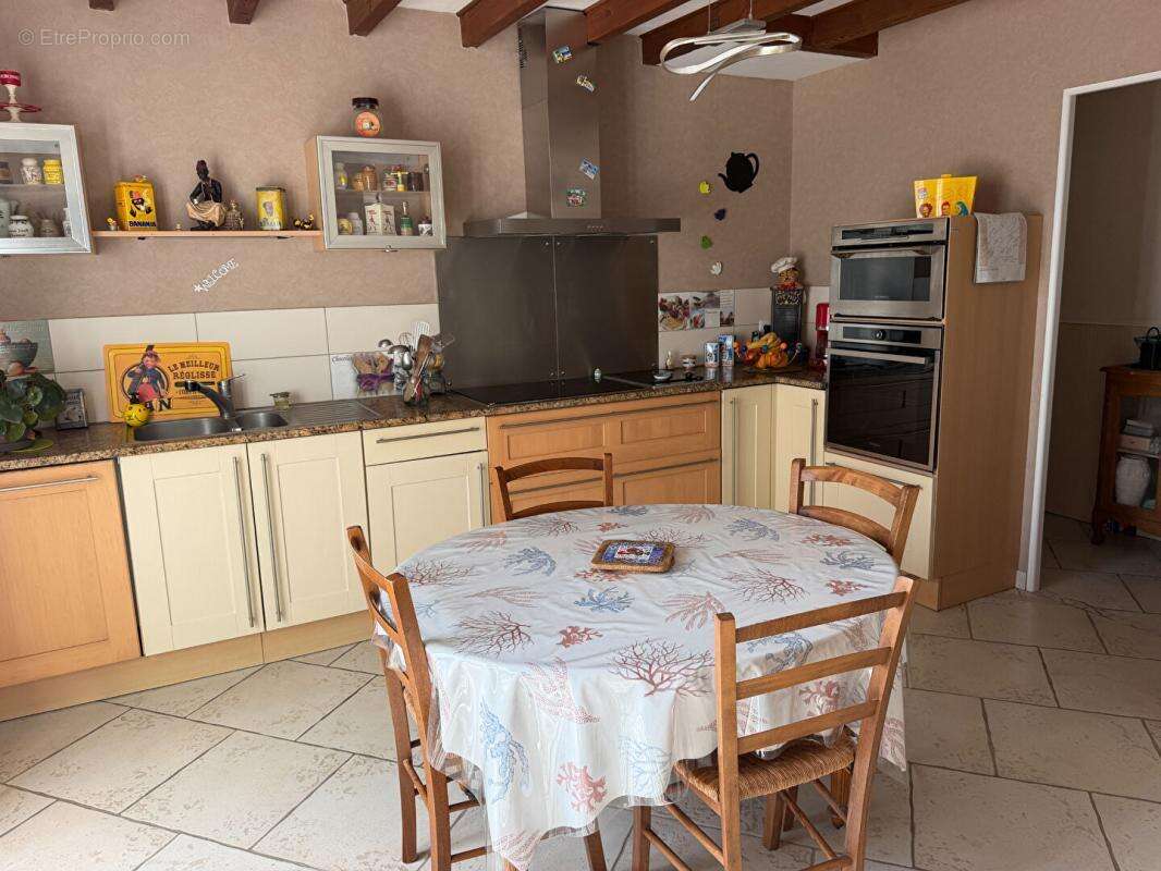 Maison Nanteuil 6 pièce(s) 161m2 - photo 14