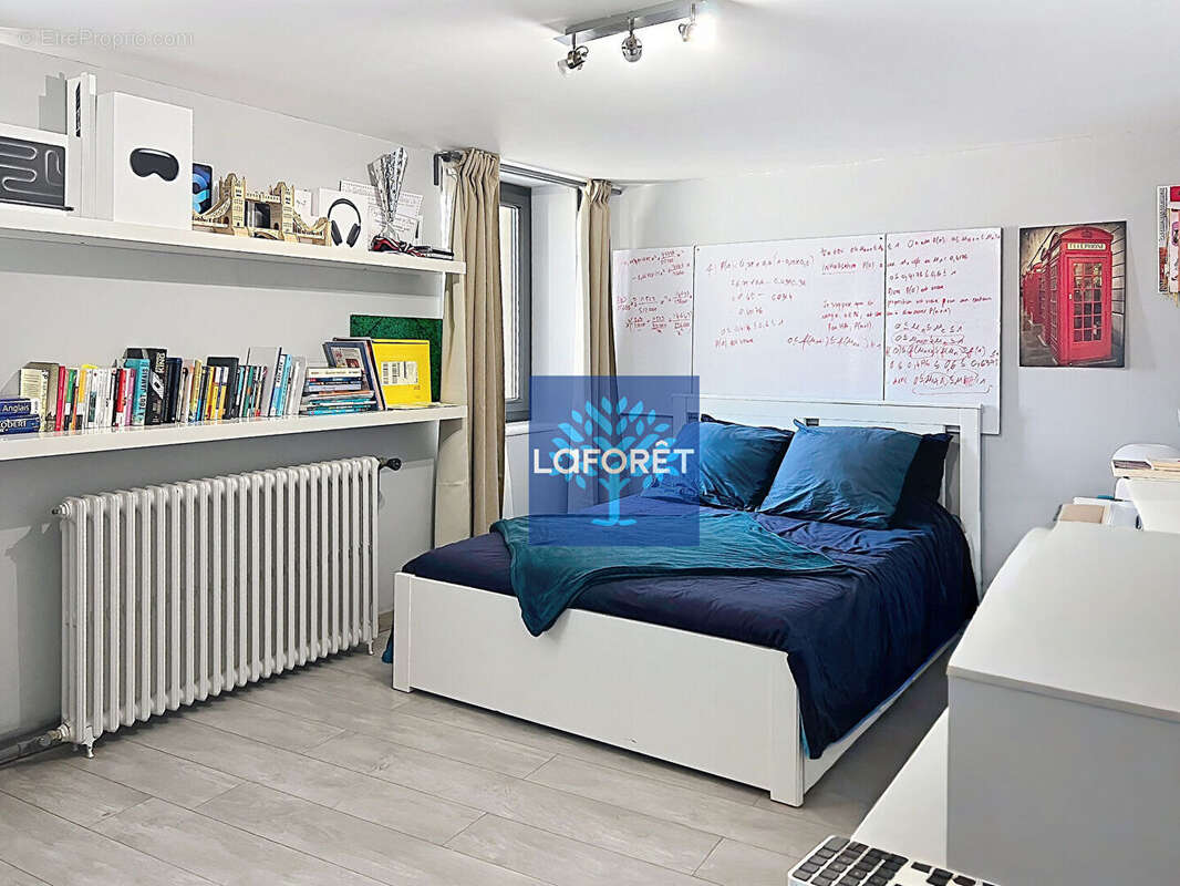 Soleymieux Maison atypique 260 m2  avec piscine 5 chambres - photo 10