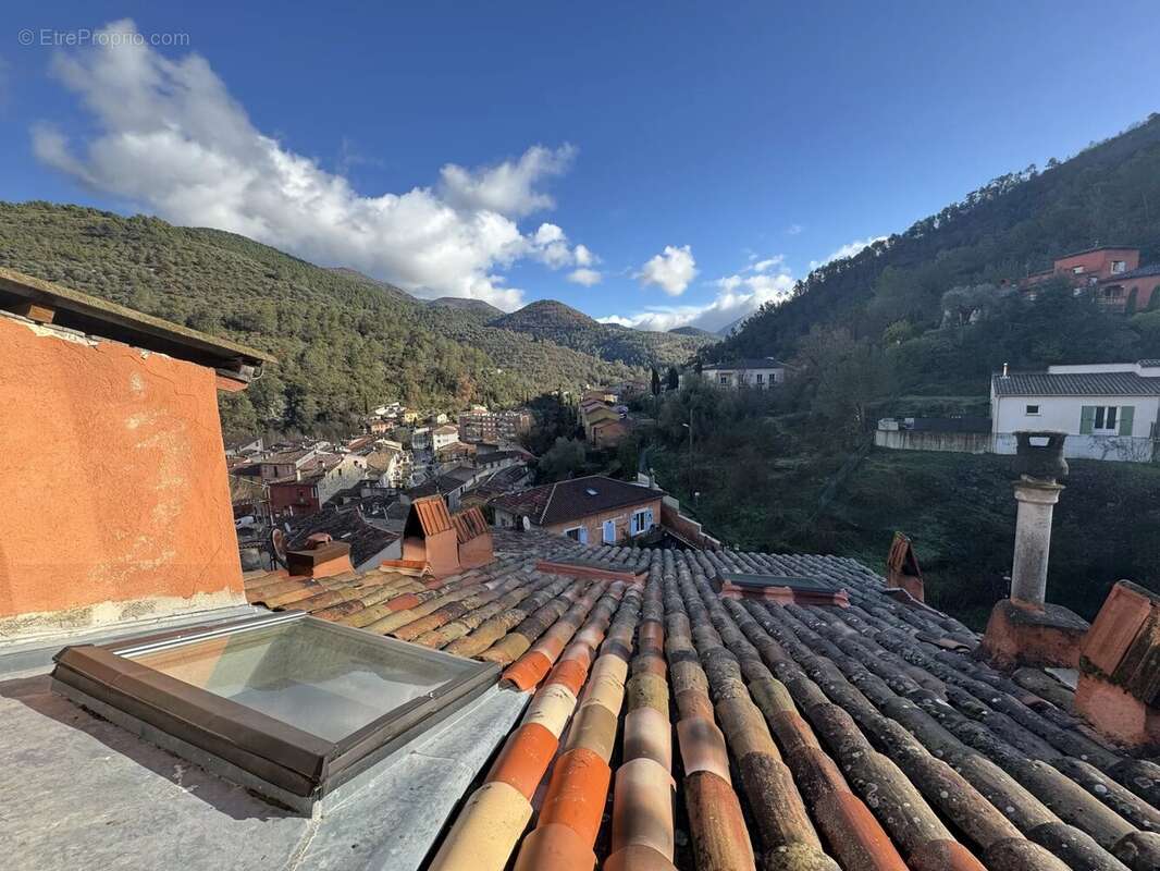 Appartement à L'ESCARENE