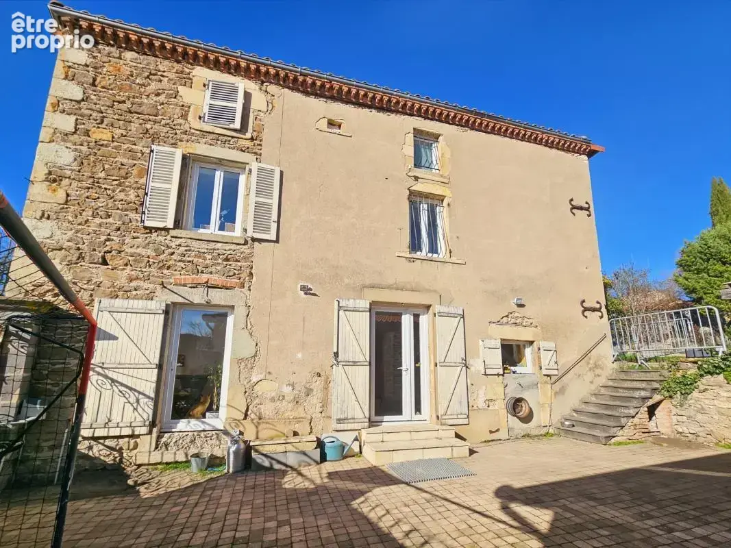 Maison 176 m² habitables - jardin - cour - grange  CHAURIAT (63) - photo 7