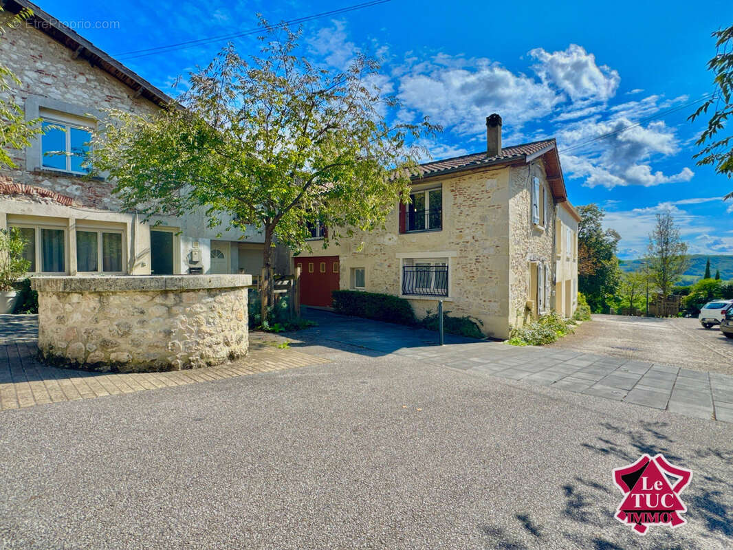 Maison de village avec garage et jardin - photo 2
