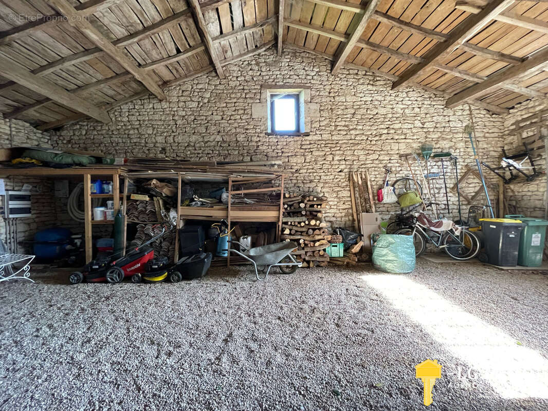 Maison à BOUTENAC-TOUVENT