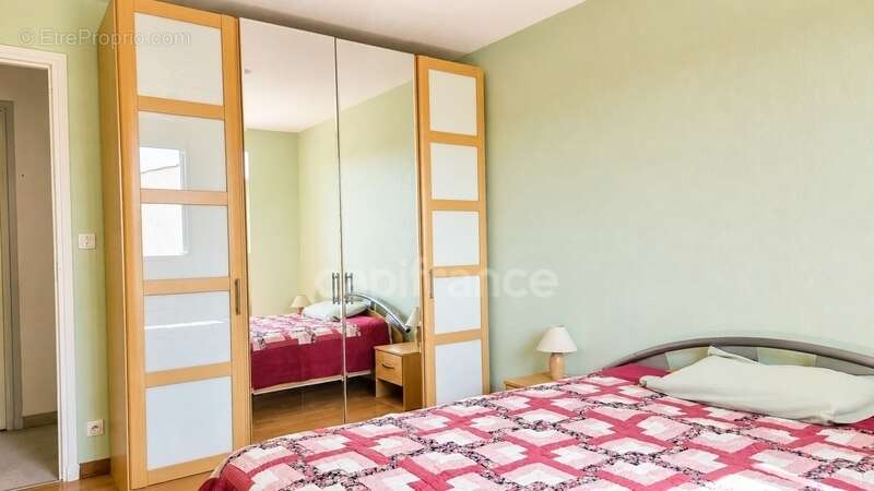 Appartement à vendre 4 pièces LA LONDE LES MAURES  CENTRE VILLE (83) - photo 5