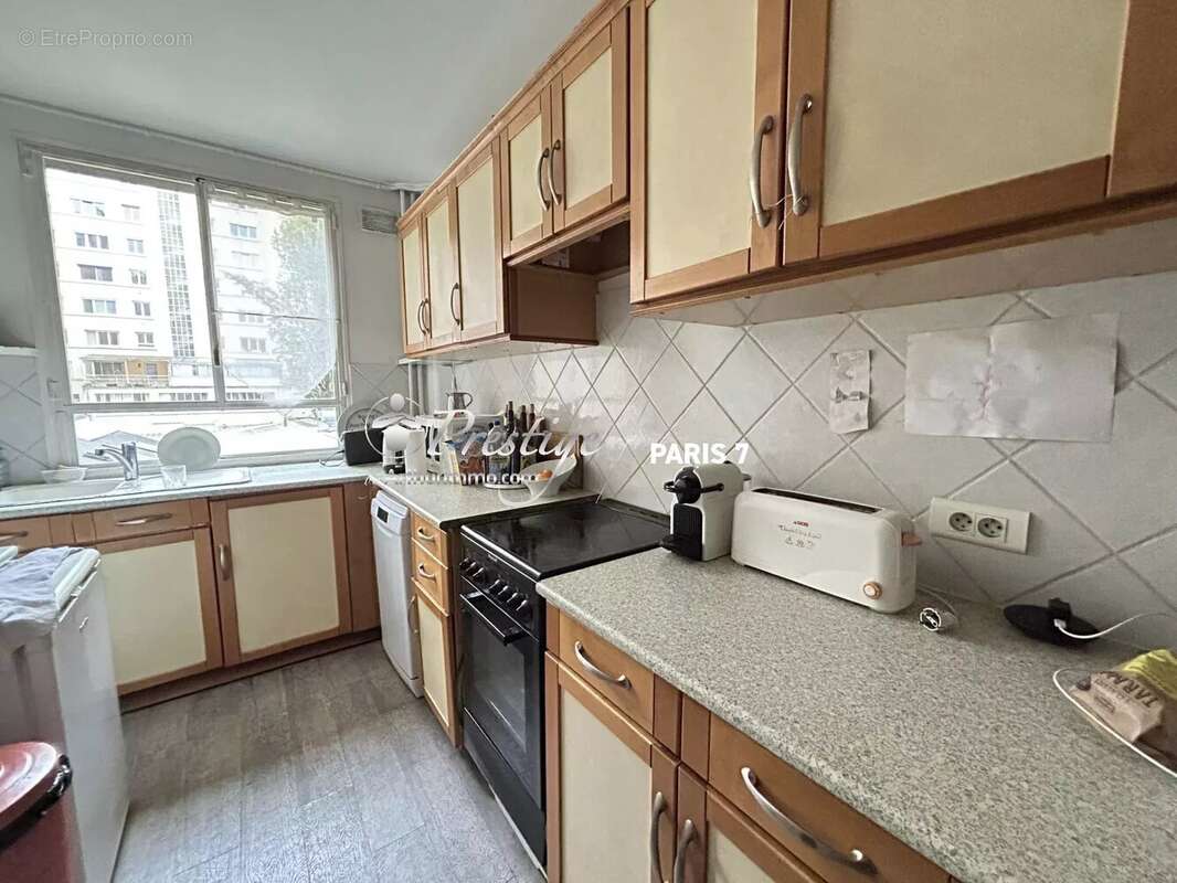 Appartement à PARIS-16E