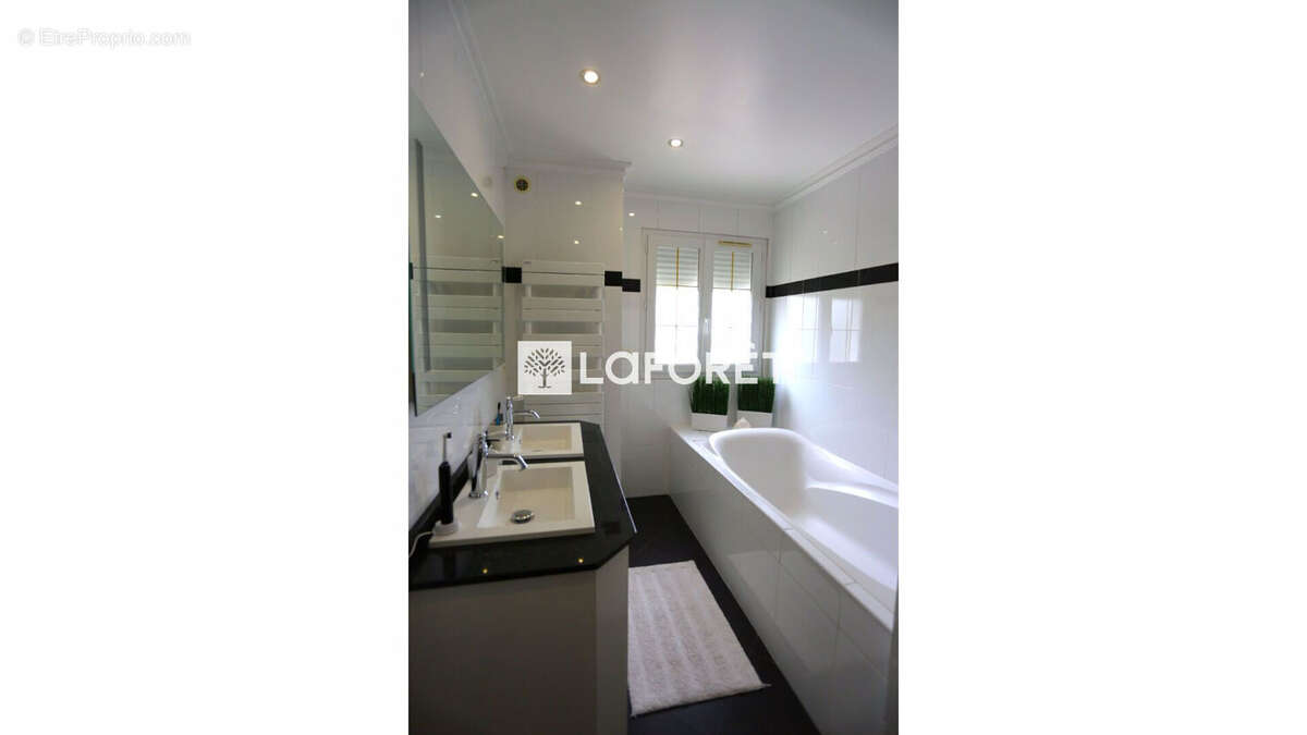 Maison à VIGNEUX-SUR-SEINE