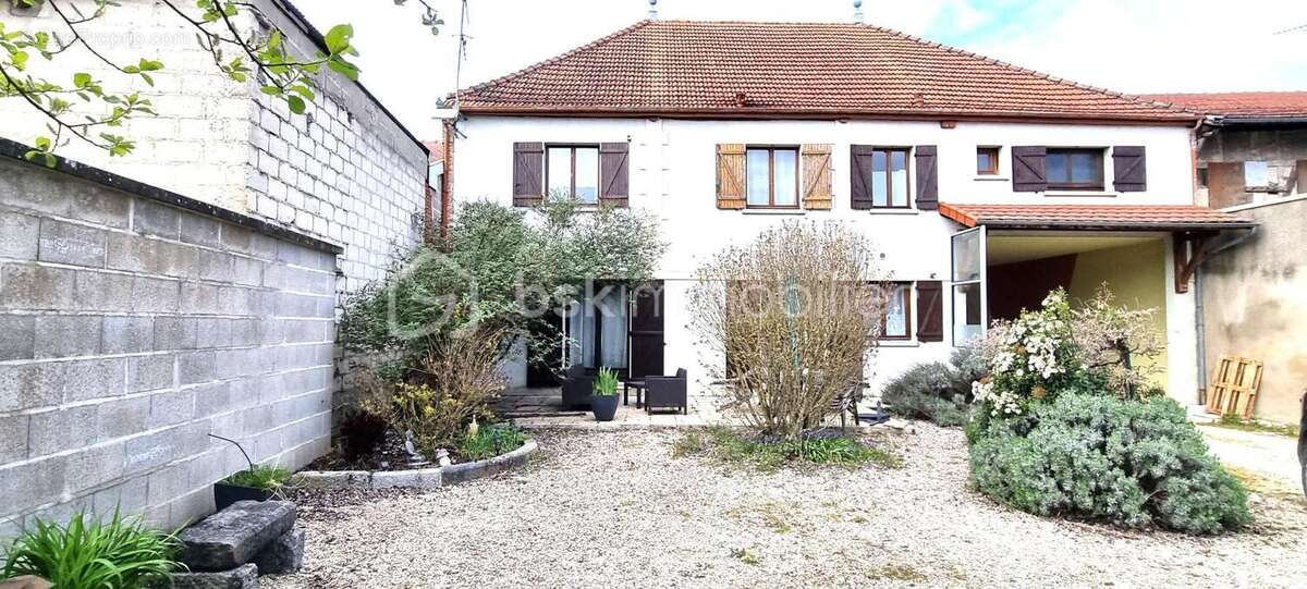 Appartement à LOISY-SUR-MARNE