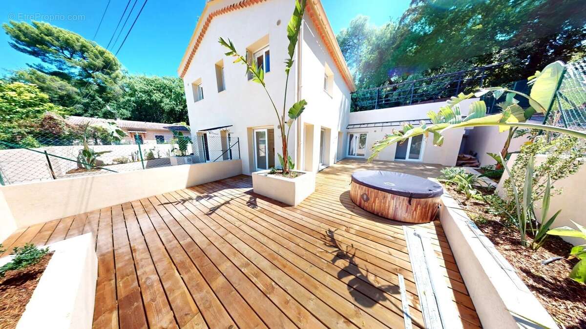 Appartement à VILLENEUVE-LOUBET