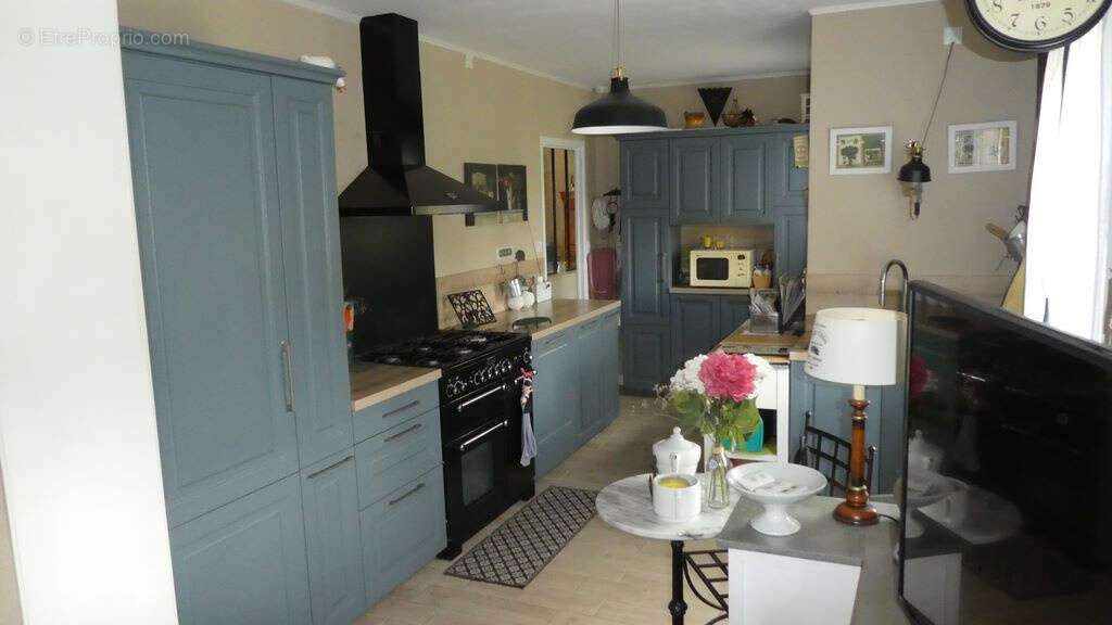 Maison à NEUVIC-ENTIER