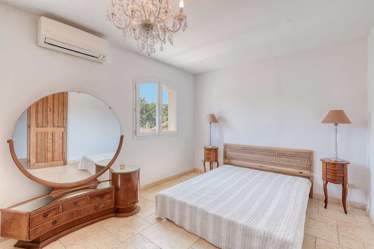 Maison à BORMES-LES-MIMOSAS