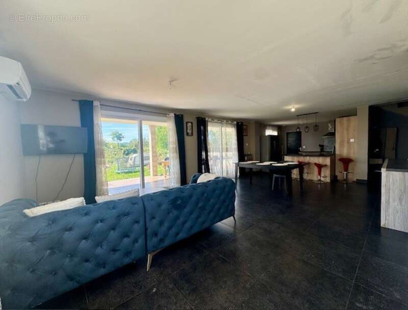 Maison à SAINT-HILAIRE-DE-BRETHMAS