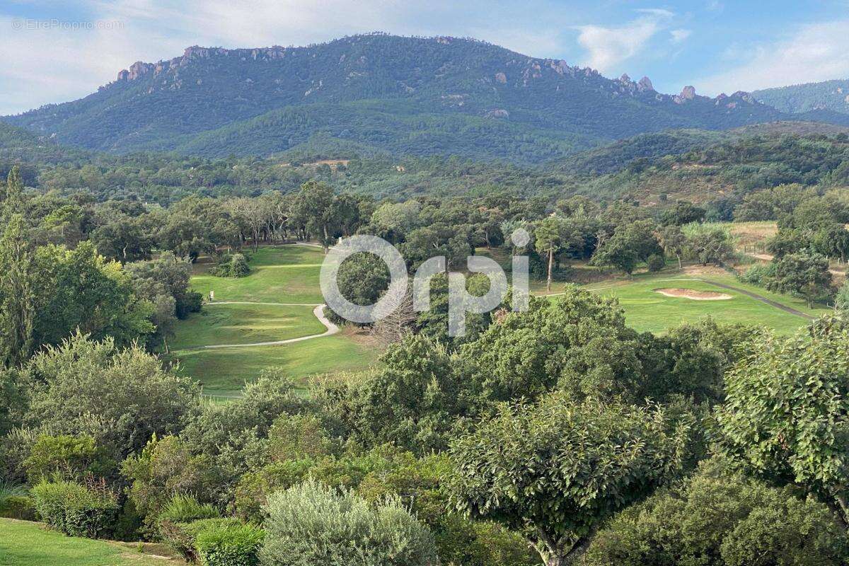 Appartement à MANDELIEU-LA-NAPOULE