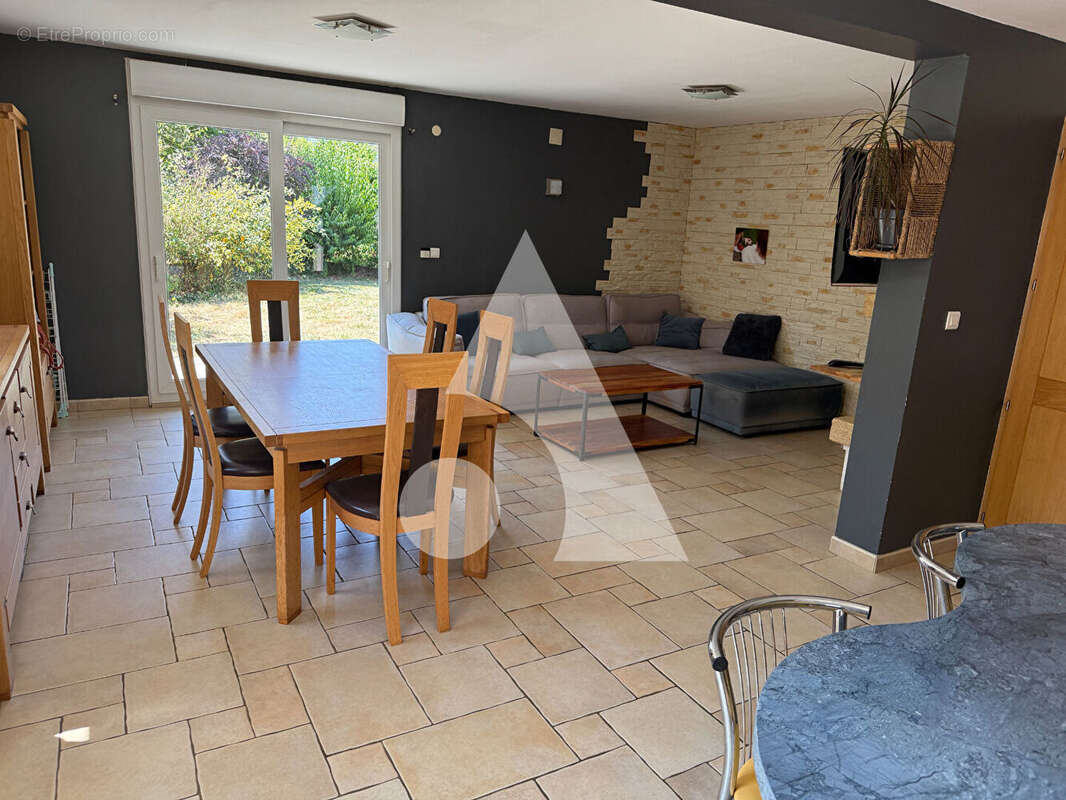 Maison Saint Dizier L Eveque 6 pièce(s) 122.63 m2 - photo 4