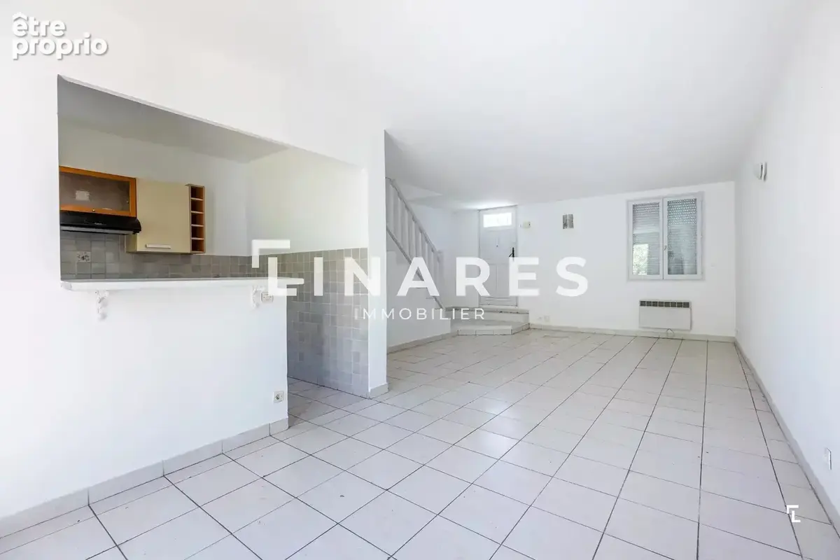 LE SAINT-JULIEN - Maison de village T3 Duplex de 70m2 - 13012 - photo 7