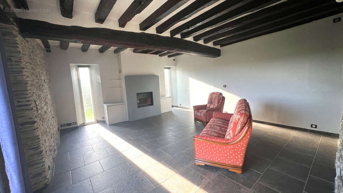 Maison à LA CORNUAILLE