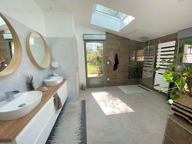 Propriété avec piscine à 2 pas de la Loire sur un parc arboré de 8900 m² à Germigny Des Prés - photo 10