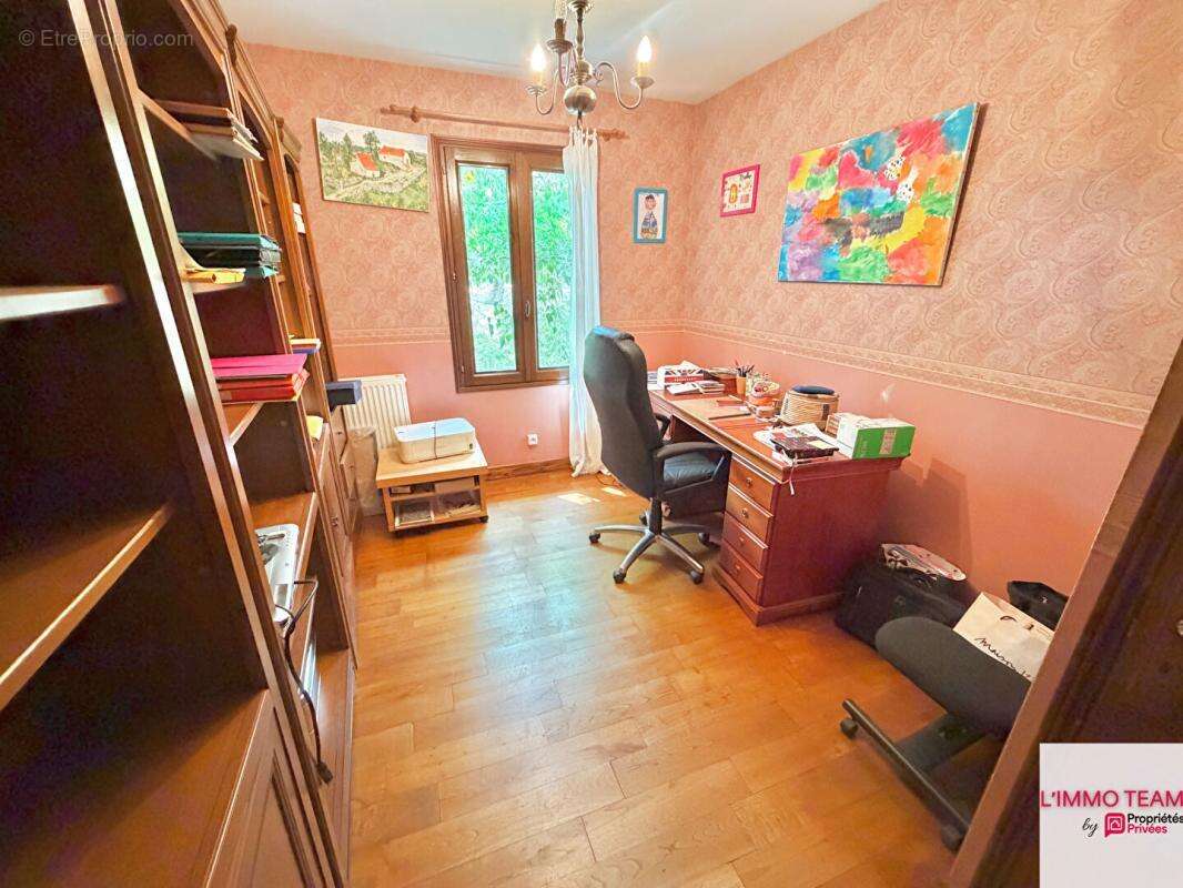 Maison 5 chambres, avec garages et piscine, sur 1.7Ha - vue imprenable - photo 11