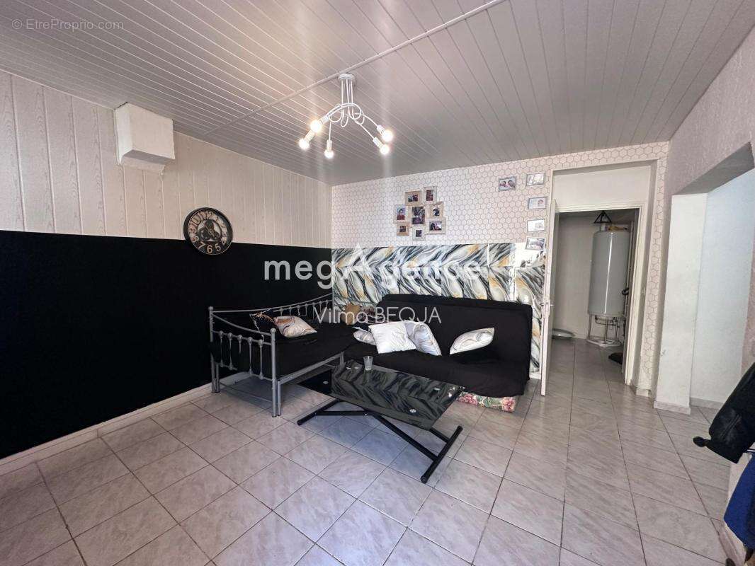 Appartement à VILLENEUVE-L'ARCHEVEQUE