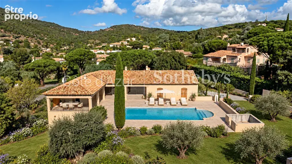 Sainte-Maxime, propriété provençale de 400 m² avec piscine et parc paysager - photo 3