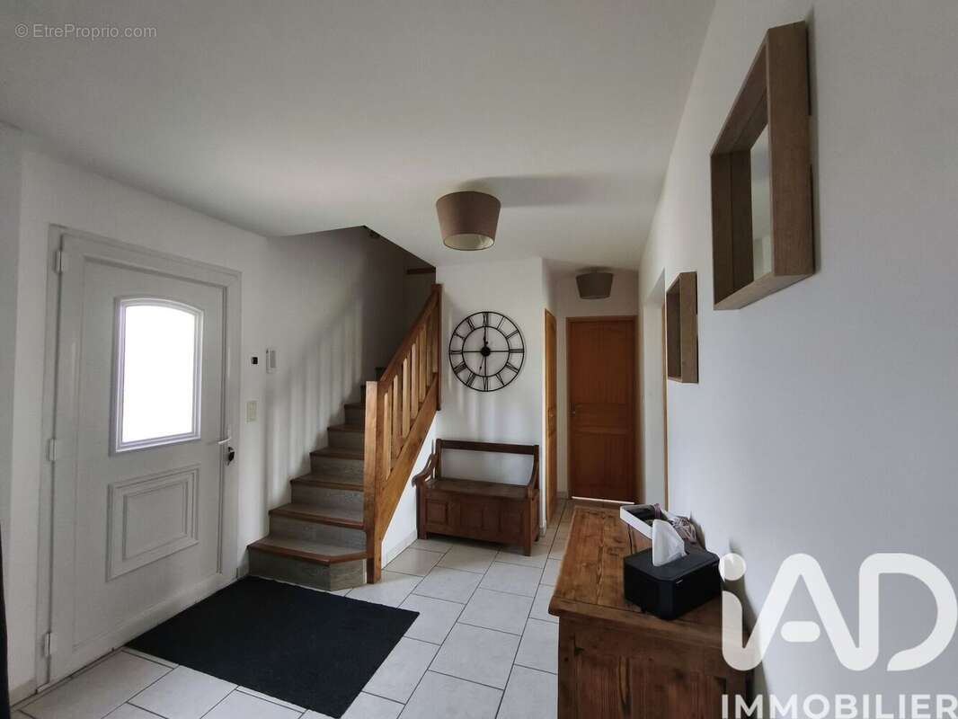 Maison 170 m² à Notre-Dame-De-L'isle  - photo 5