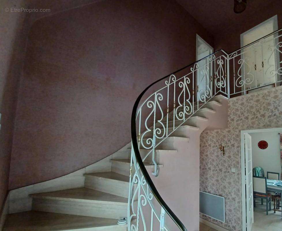 Maison à CLEDEN-POHER