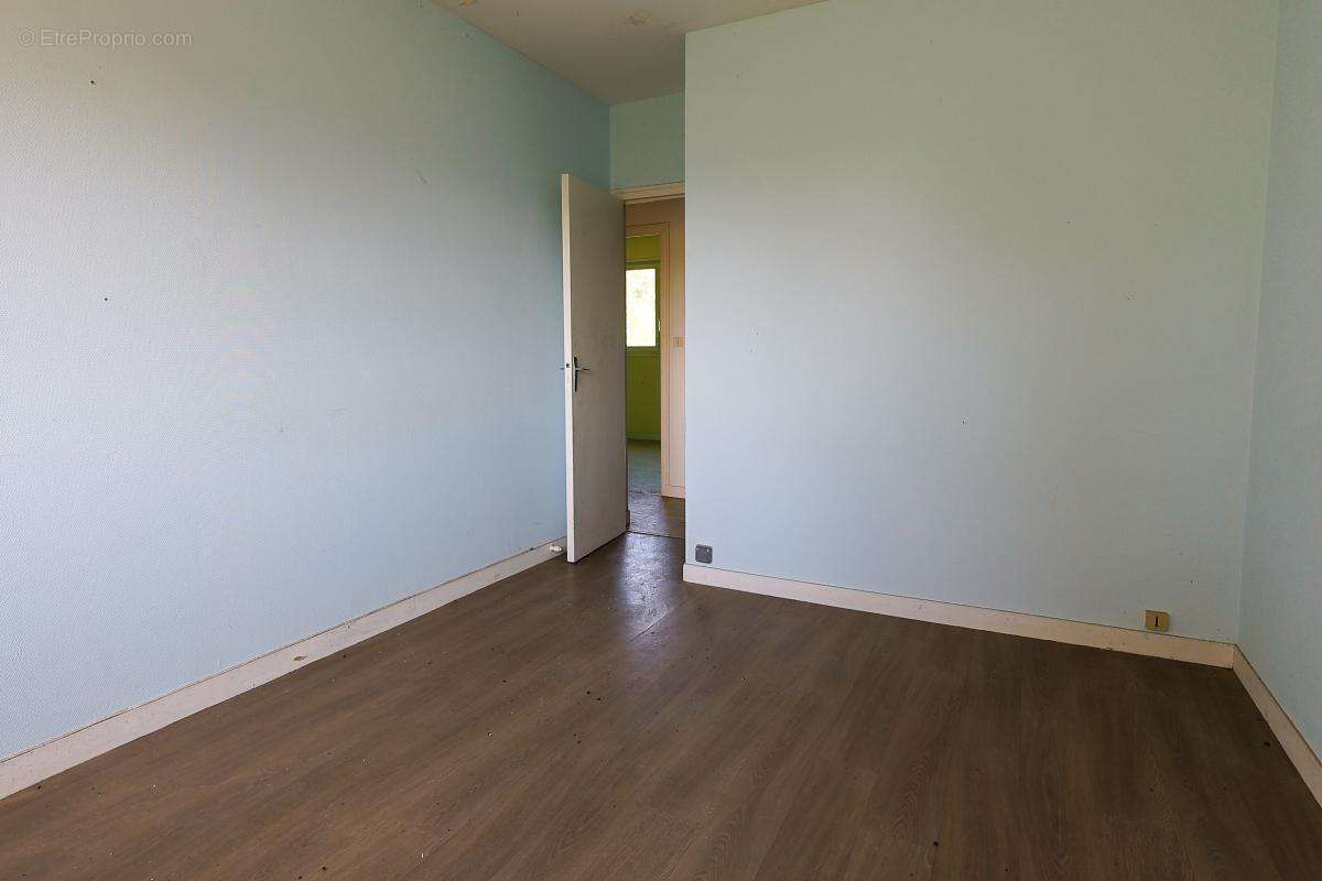 Maison - 142 m² - Isigny-le-Buat (50) - photo 6