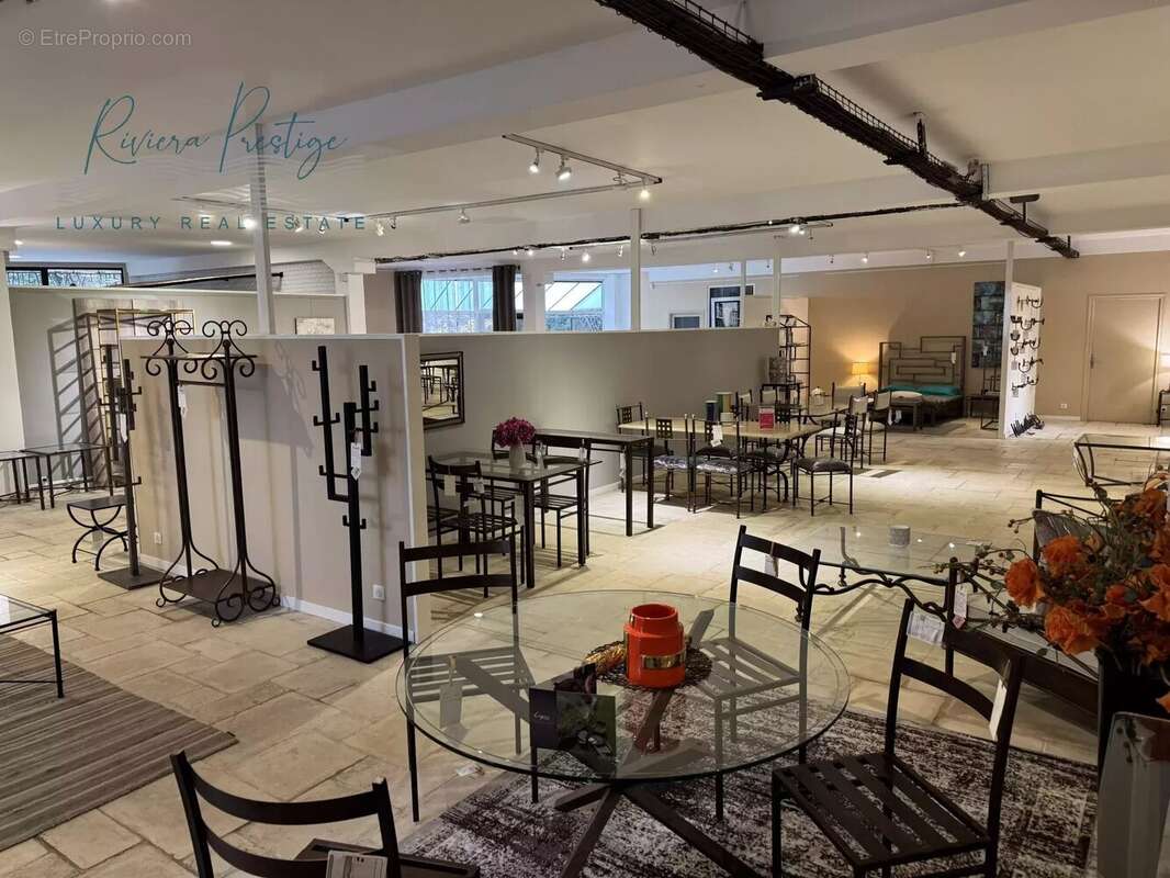 Commerce à MOUANS-SARTOUX