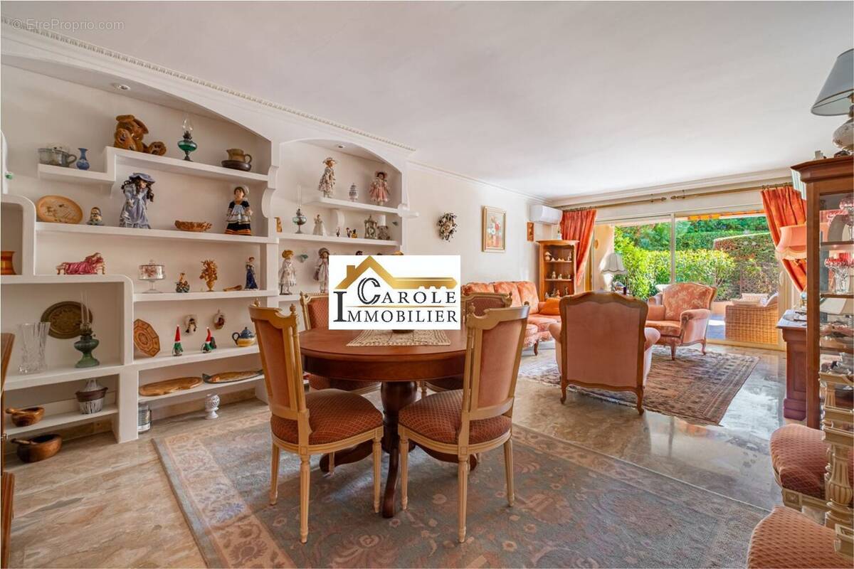 Appartement à MANDELIEU-LA-NAPOULE