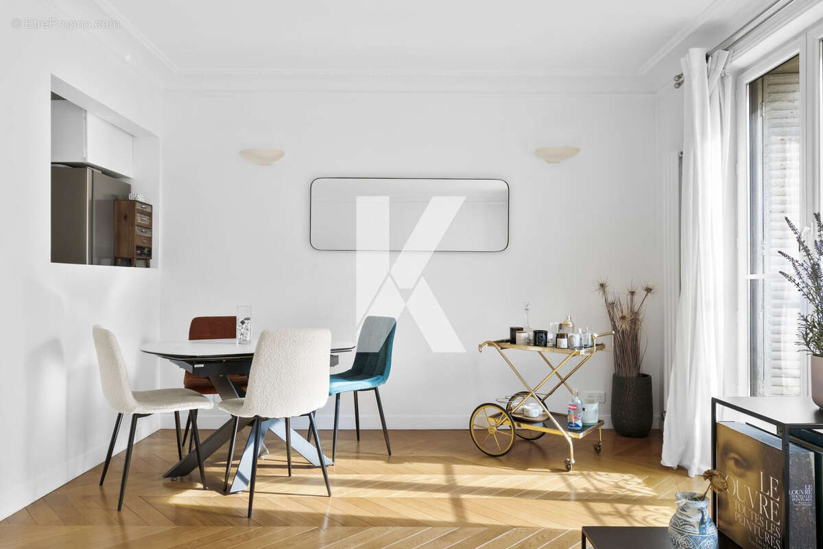 Séjour 3 - Appartement à PARIS-16E