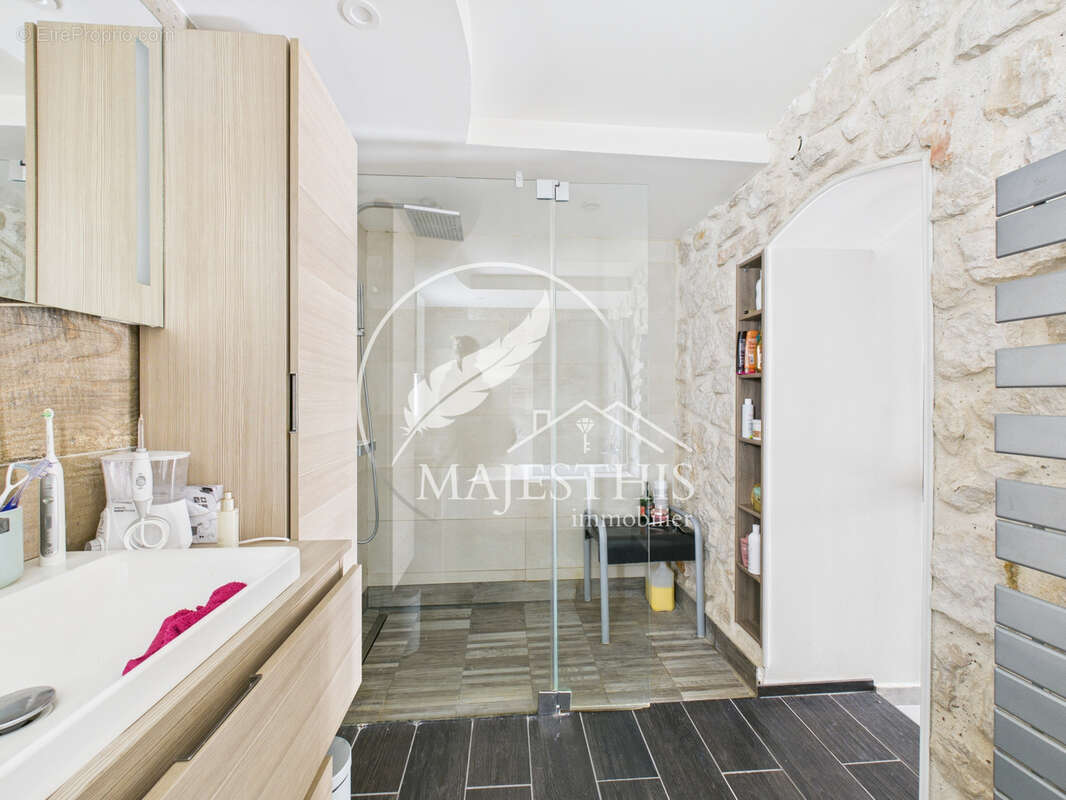 Appartement à LA VALETTE-DU-VAR