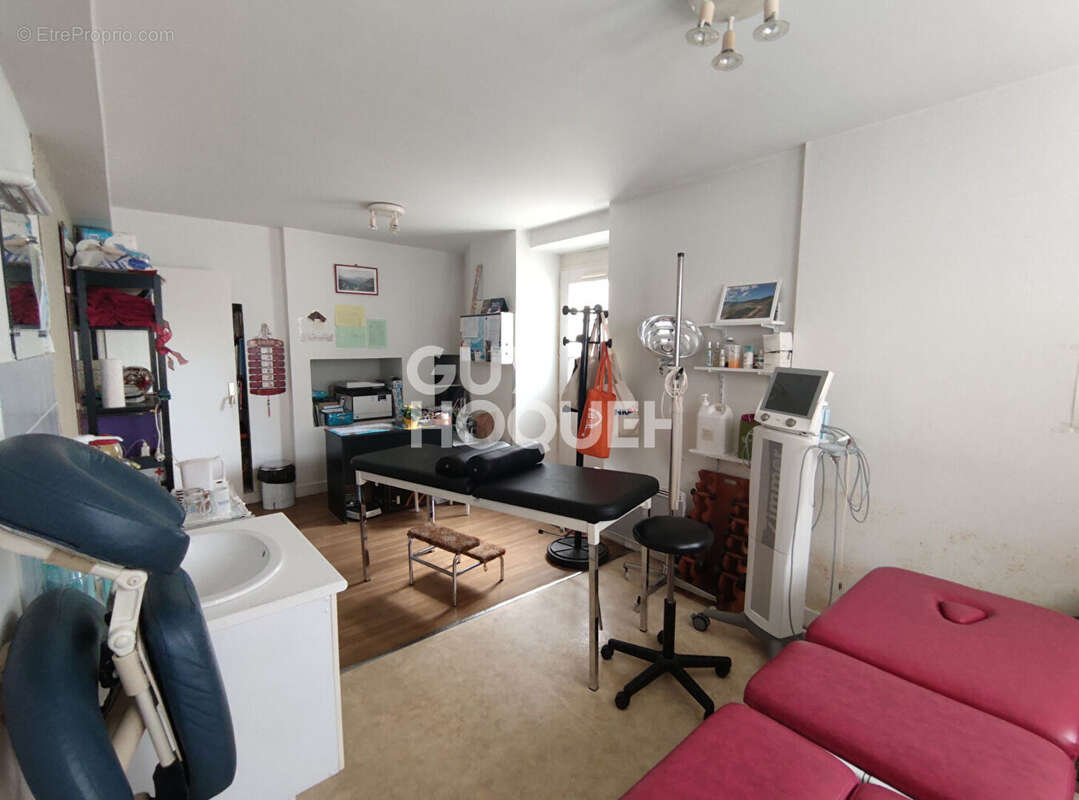 Commerce à LOUVECIENNES