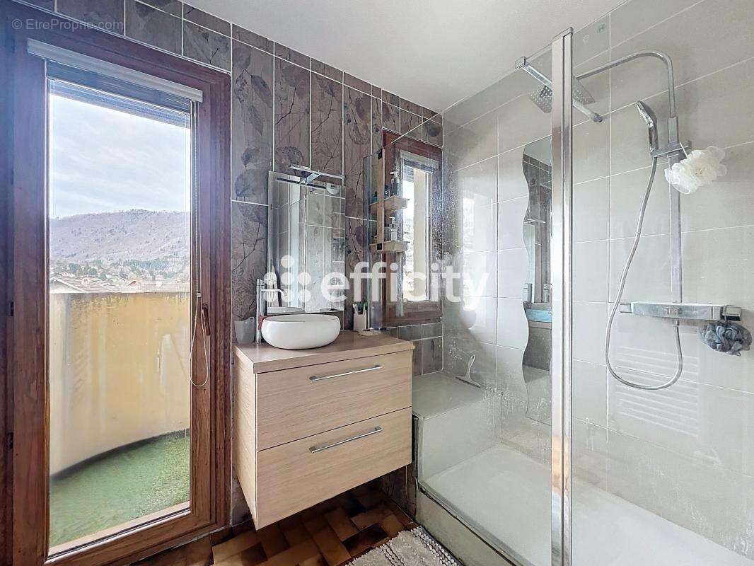 Appartement à MARIGNIER