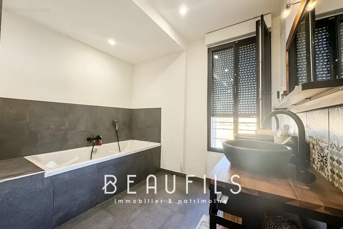 Appartement à MAUGUIO