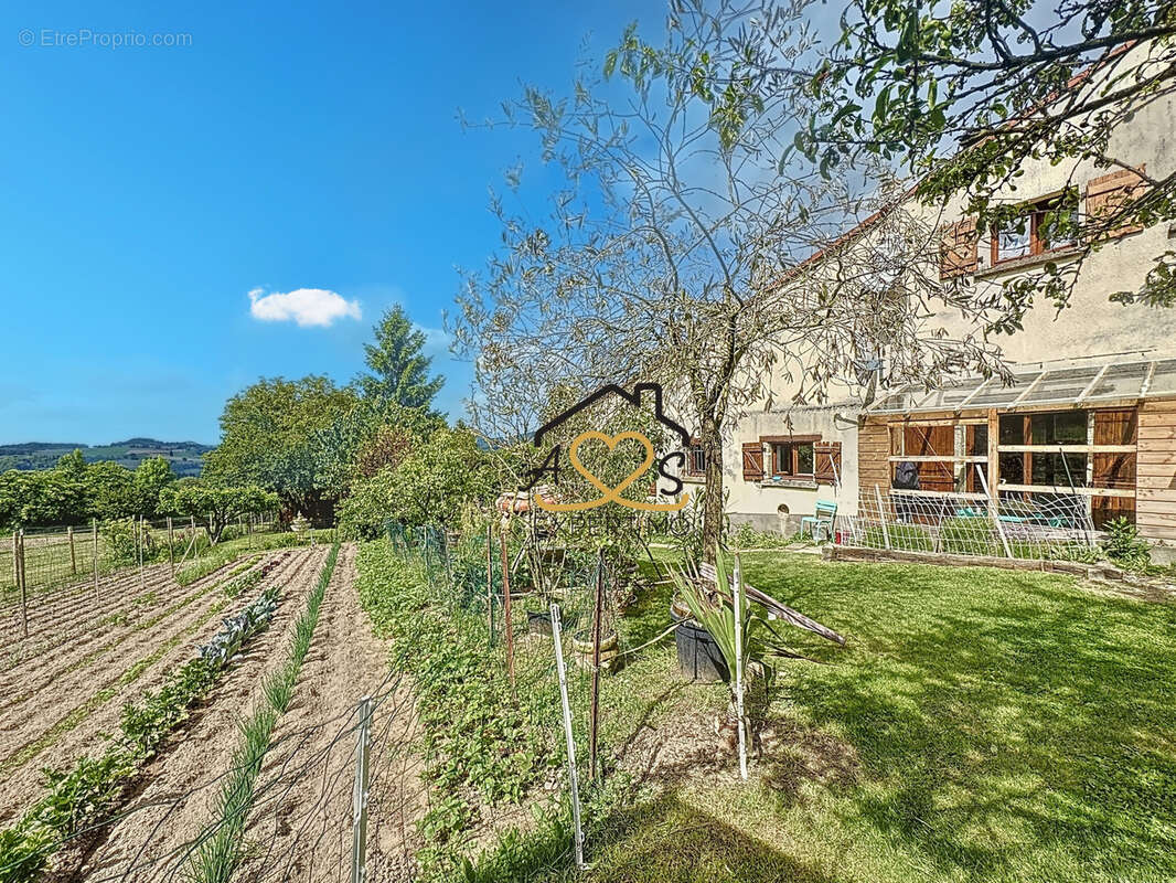 Maison à ISSERTEAUX