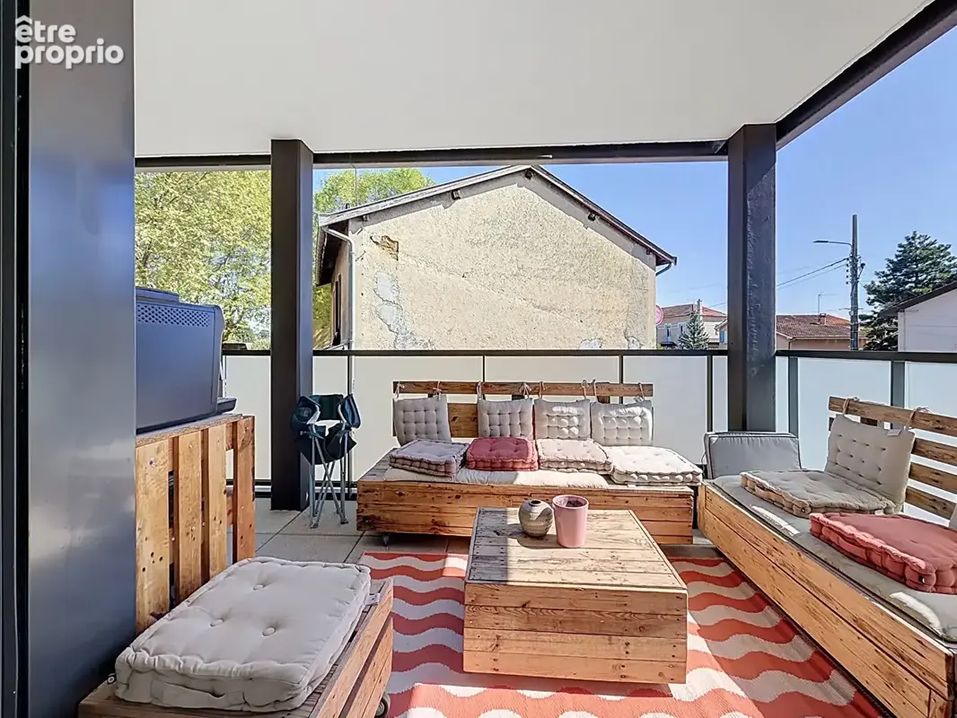 Appartement à RILLIEUX-LA-PAPE