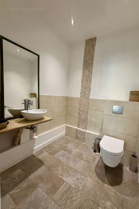 Commerce à VENELLES