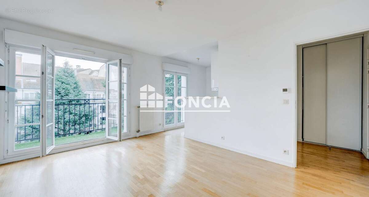 Appartement à LE PLESSIS-ROBINSON