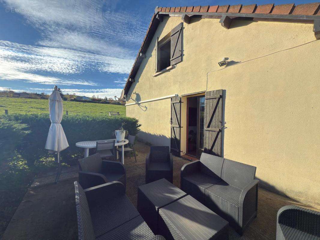 Maison à SAINT-GAL-SUR-SIOULE