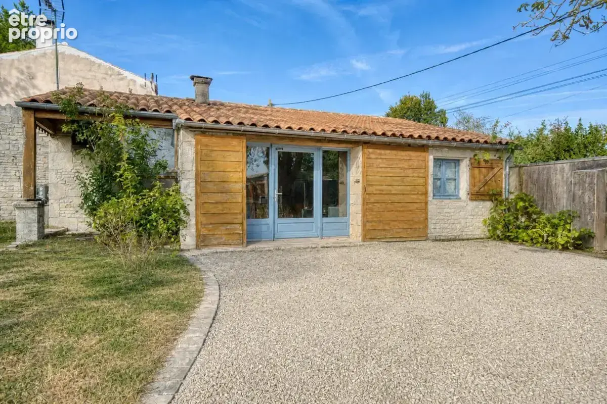 17700 VOUHÉ – ANCIENNE FORGE RÉNOVÉE – 239 M² - Gîte - Piscine - photo 22