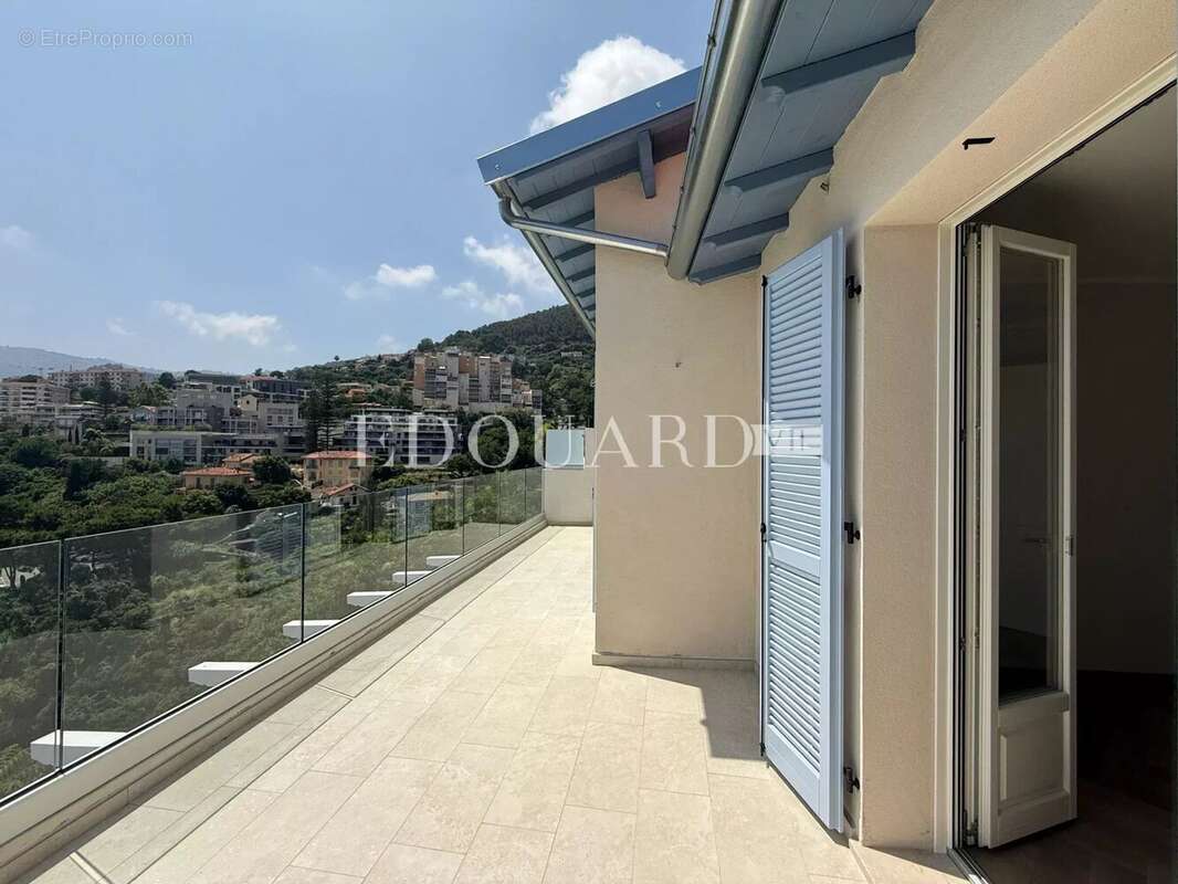 Appartement à ROQUEBRUNE-CAP-MARTIN
