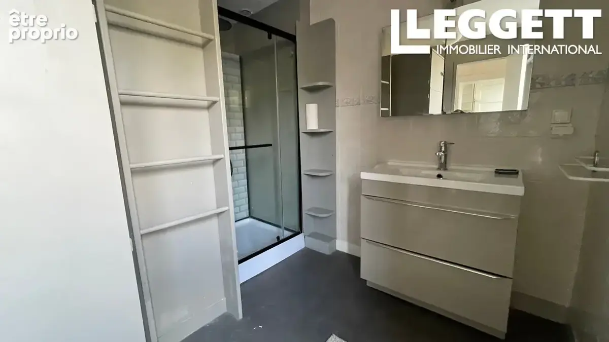 Charmante maison de bourg de 98 m² avec trois chambres et un joli jardin à Saint-Lô-d’Ourville - photo 8
