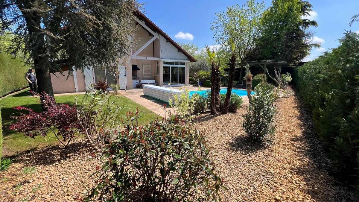 Photo 4 - Maison à LA TOUR-DE-SALVAGNY