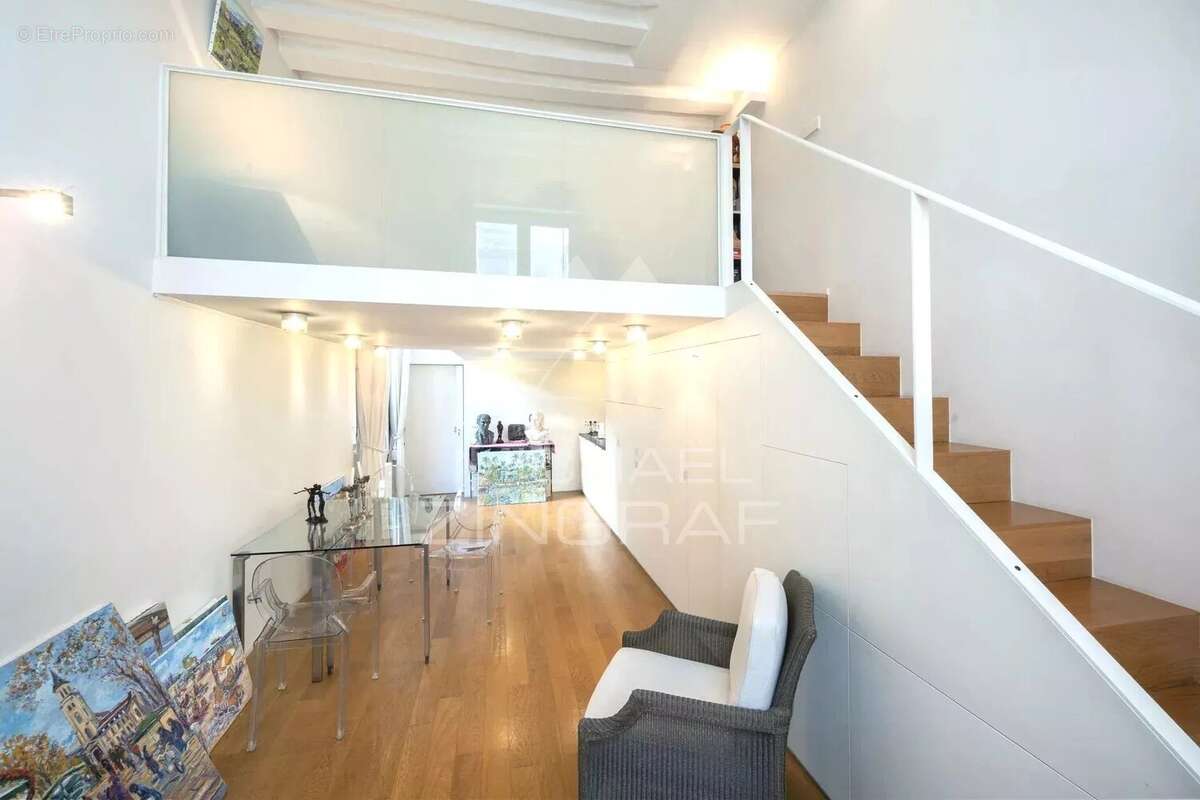 Appartement à PARIS-7E