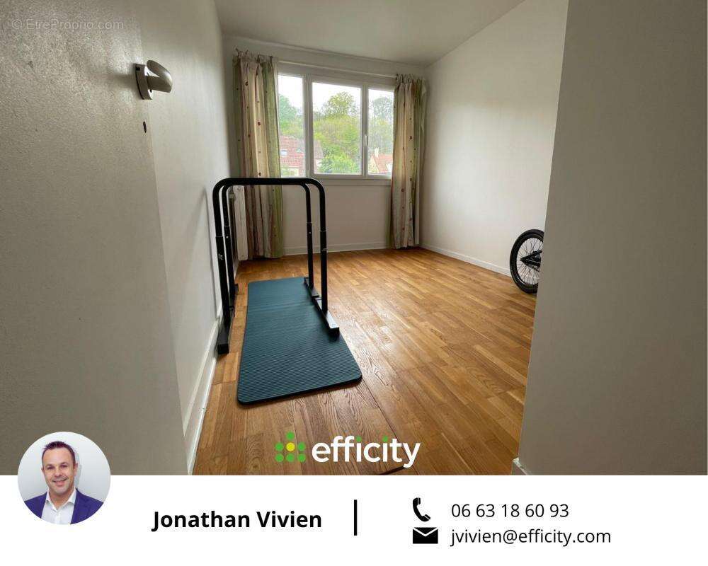 Appartement à SAINT-CYR-L'ECOLE