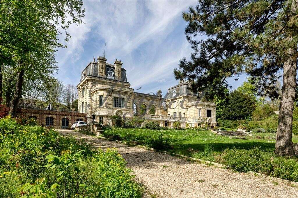 Maison à LOUVECIENNES